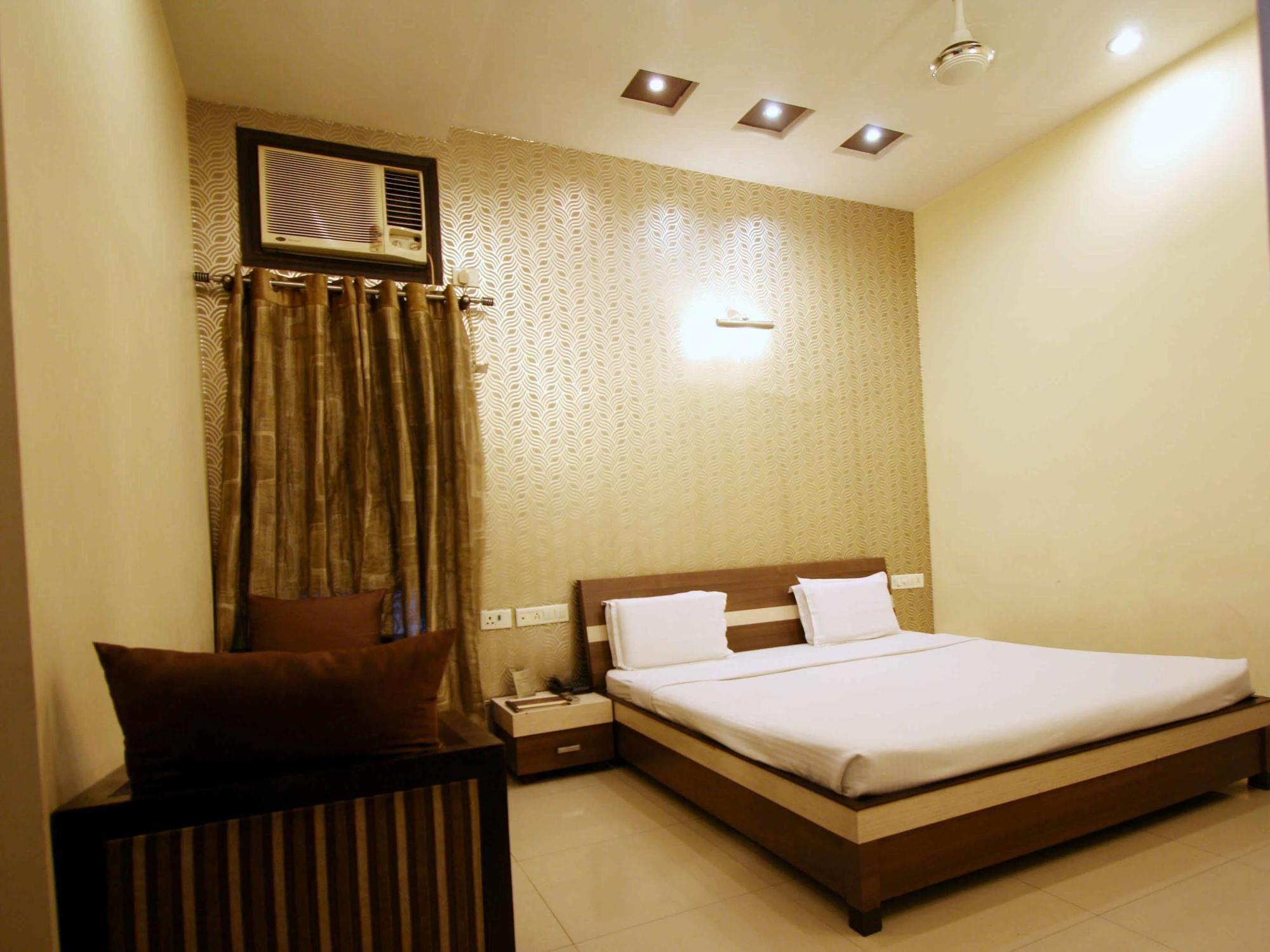 Royal Residency Hotel Gorakhpur Exterior photo